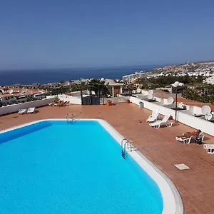 Village Island Heights Apartamento